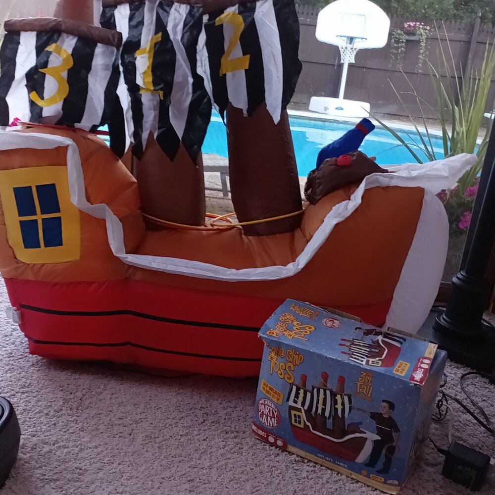 Gemmy Pirate Ship Ring Toss Inflatable Game EUC Complete Party Toy